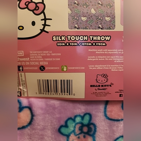 Hello Kitty Stormy Pink Purple 50X70” Throw Blanket New Release,Stars, Cherries - Picture 4 of 4